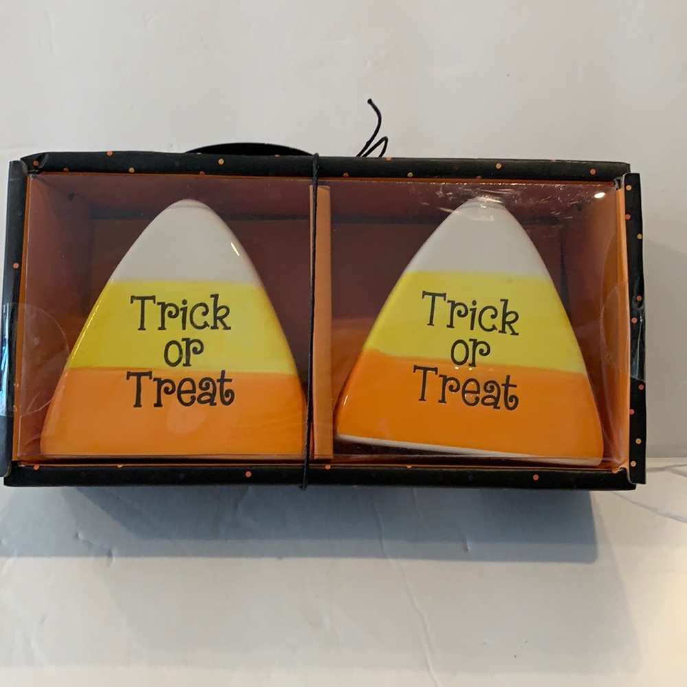 Candy Corn Shaped Salt & Pepper Shakers